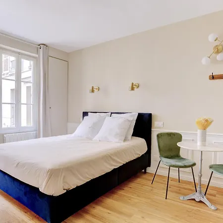 Le Louvois - A Proximite Du Chateau